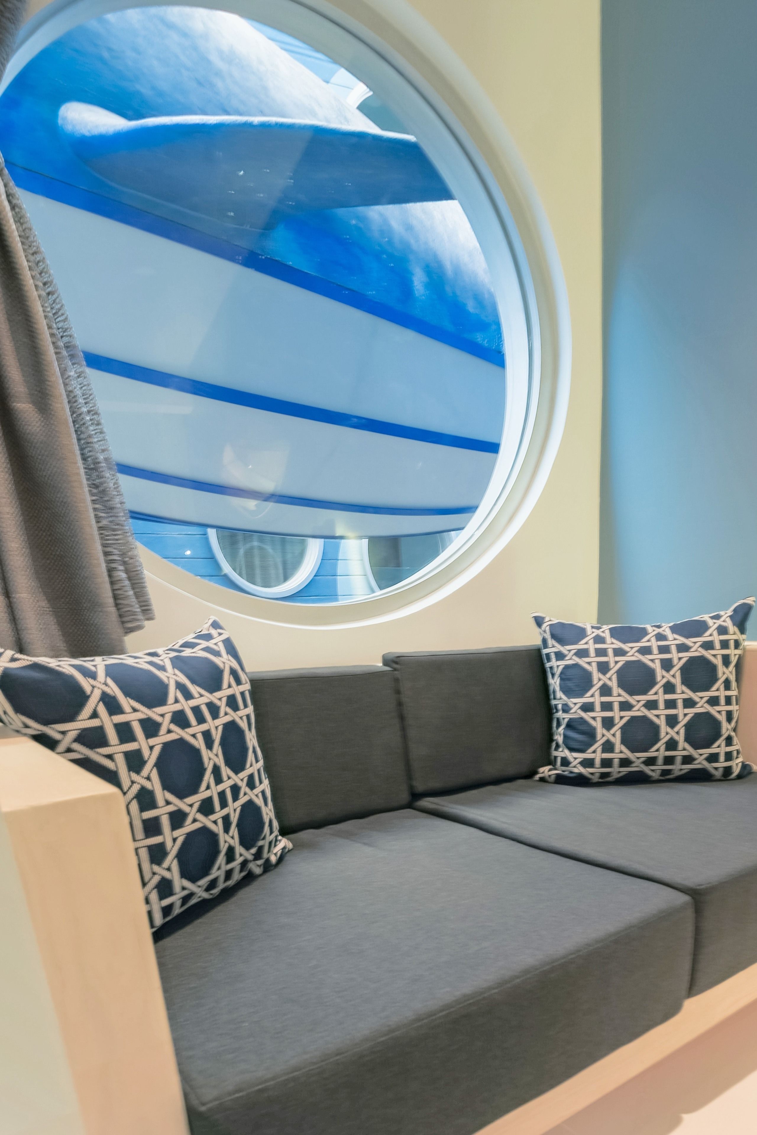 beyond deluxe twin | living area | flat-screen tv