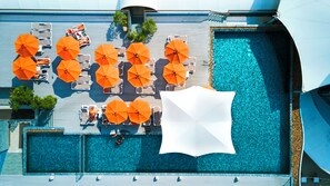 Outdoor pool, sun loungers - Beyond Patong (Patong)