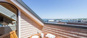 Old Port Penthouse Suite - Amazing Harbor Views