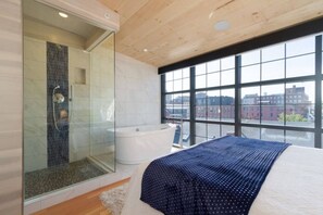 Badewanne, Haartrockner, Fußbodenheizung (Badezimmer)