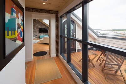 Old Port Penthouse Suite - Amazing Harbor Views