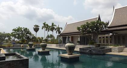 Sylvia Villa Pattaya By DDM Siam