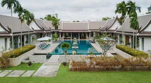 Exterior - Sylvia Villa Pattaya By DDM Siam (Bang Lamung)