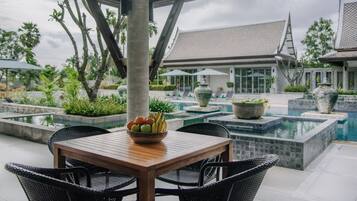 Villa, 5 Bedrooms | Balcony