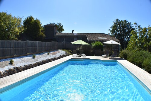 Fantastic barn conversion near Cordes sur Ciel with 4 bedrooms and pool