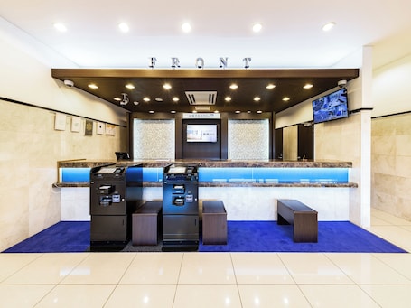 Receptie. Toyoko Inn Tsu-eki Nishi-guchi