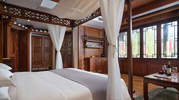 Double Room with Lake View | Room amenity