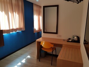 โต๊ะทำงาน, ห้องเก็บเสียง, เตารีด/โต๊ะรีดผ้า, Wi-Fi ฟรี