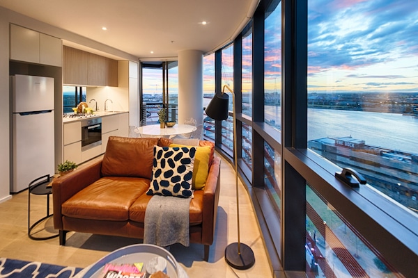 Two Bedroom Two Bathroom Superior Apartment | Water view