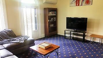 Family Apartment, 2 Bedrooms, River View | Room amenity