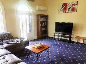 Familienapartment, 2 Schlafzimmer, Flussblick | Zimmerausstattung