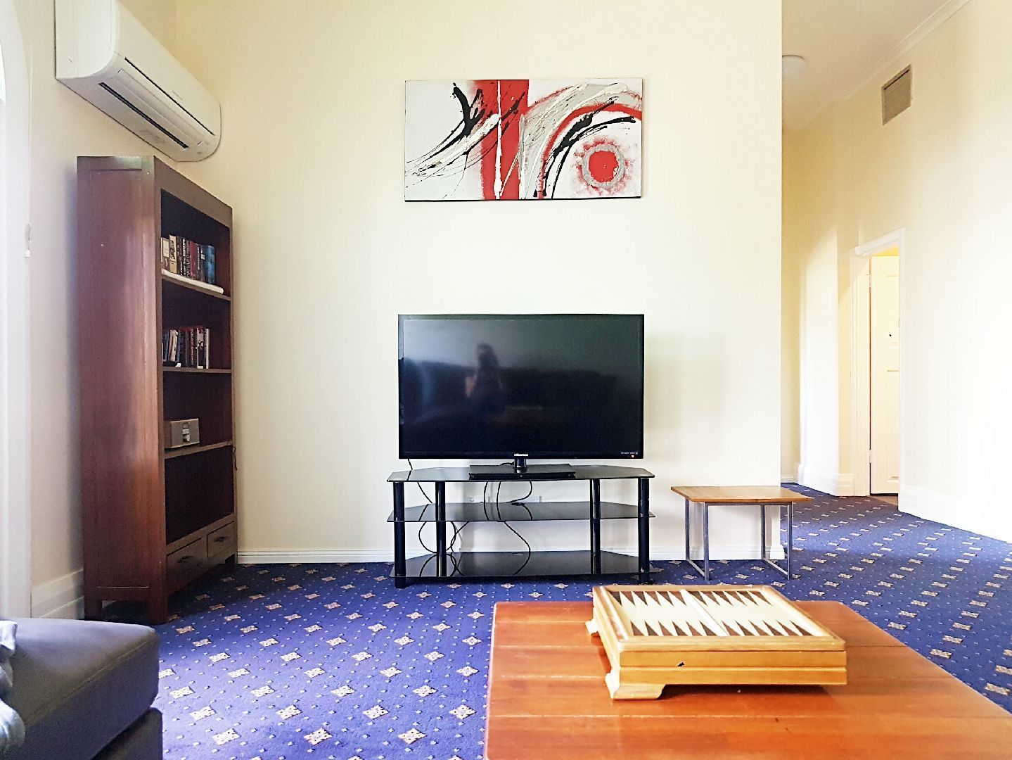 Departamento familiar, 2 habitaciones, vista al río | Área de sala de estar | Televisión de pantalla plana 