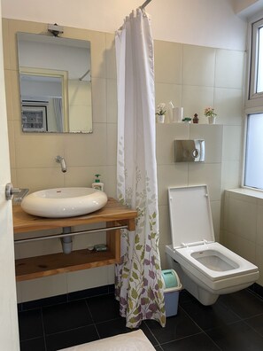 淋浴設備、提供毛巾