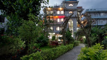 Façade de l’hébergement - soirée/nuit