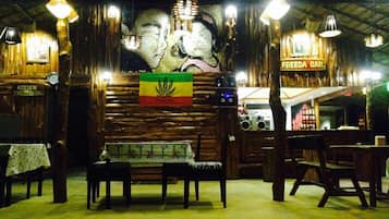 Área de estar no saguão