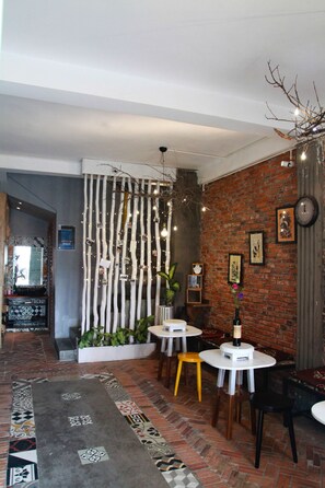 Reception - Gaia Hostel (Da Lat)