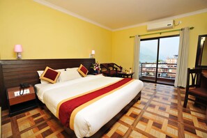 Deluxe Double Room, Mountain View | In-room safe, desk, free WiFi