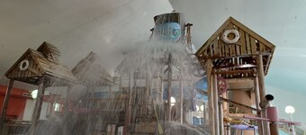 Waters Edge Condo 2B/2B GREAT location by land/water! Discounts on 7 + nights