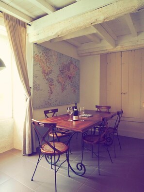 Dining - Comfortable loft in village located in the heart of the vineyard  (Nuits-Saint-Georges)