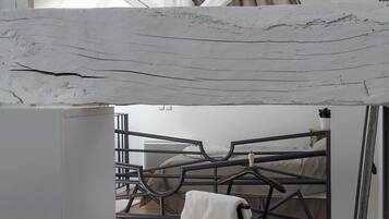 1 chambre, bureau, fer et planche à repasser, Wi-Fi