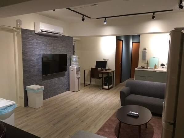 Flat-screen TV - Luftpause Hostel (Kaohsiung)