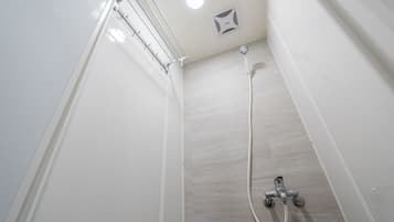 Badkamer met douche