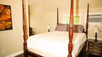 3 slaapkamers, een strijkplank/strijkijzer, gratis wifi, beddengoed