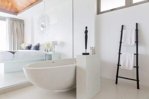 Biệt thự, 6 phòng ngủ | Phòng tắm | Buồng tắm vòi sen, đồ dùng nhà tắm miễn phí, máy sấy tóc 