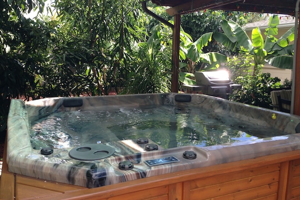 Outdoor spa tub