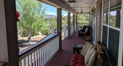 Family Memories Made Here...Amazing Views, Comfy Beds, Cozy Decor, Secluded!