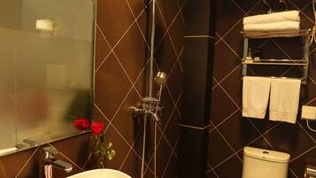 Comfort Twin Room | Bathroom