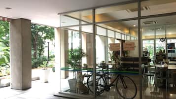 供應早餐、午餐和晚餐,泰國料理