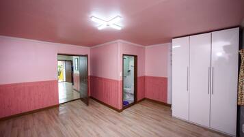 Room (Moon) | 1 bedroom, free WiFi