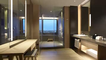 Premium bedding, free minibar, in-room safe, individually decorated