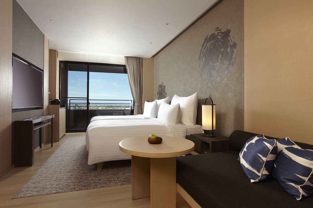 Premium bedding, free minibar, in-room safe, individually decorated