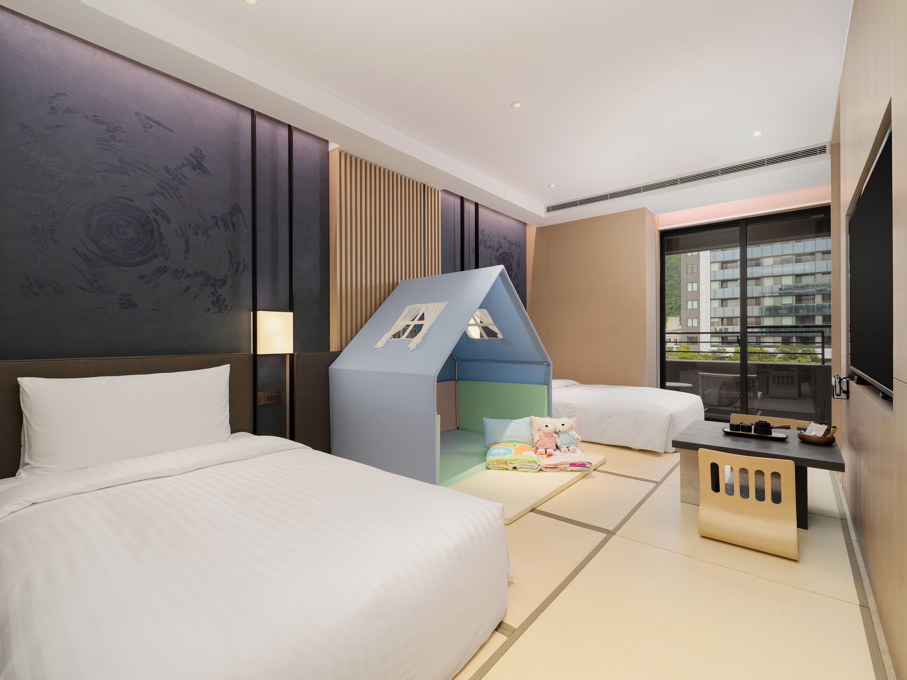 SPRING Japanese Superior Reserve Patio With Kids Tent