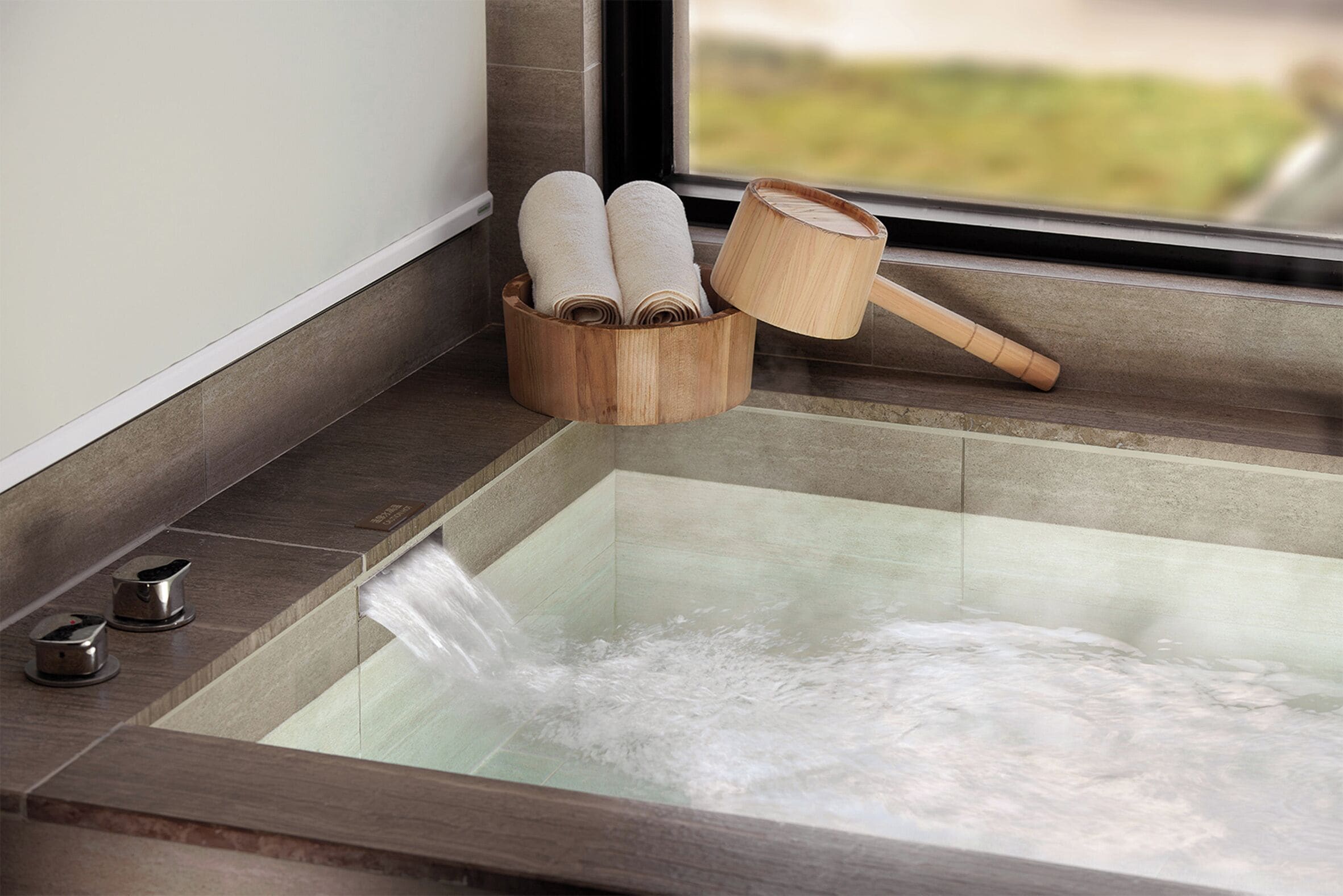Separate tub and shower, spring water tub, free toiletries, hair dryer