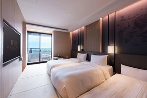 Spring - Japanese Superior Reserve Patio  Room - Triple | Premium bedding, free minibar, in-room safe, individually decorated - Mu Jiao Xi Hotel (Jiaoxi)