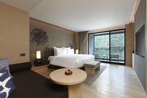 Ropa de cama de alta calidad y minibar con artículos gratuitos