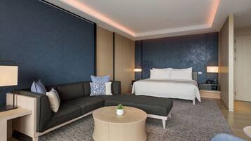 HILL Deluxe Reserve Patio Room (Reserve building, 1 king) | Premium bedding, minibar (free items), in-room safe, desk