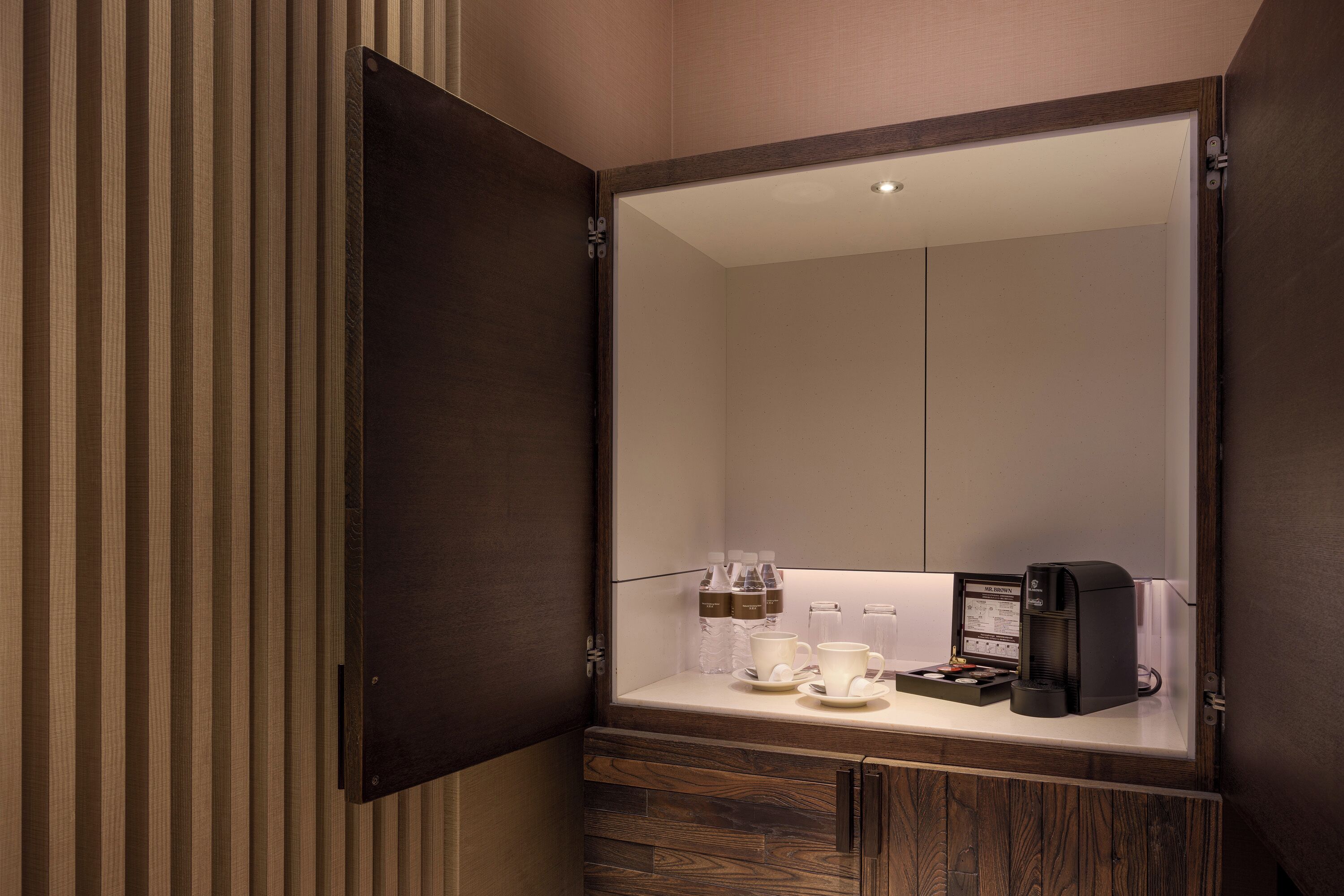 Premium bedding, minibar (free items), in-room safe, desk