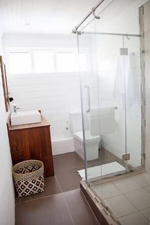 Double Room, Garden View | Bathroom | Shower, free toiletries, hair dryer, towels - Explora Prestige (Blue Bay)