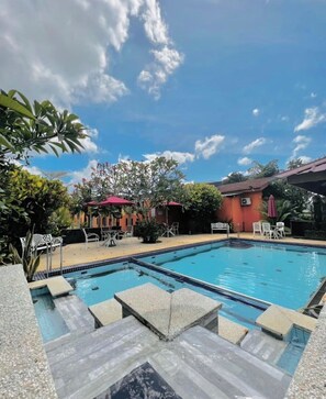 Outdoor pool - Chuu Pun Village Resort (Langkawi)