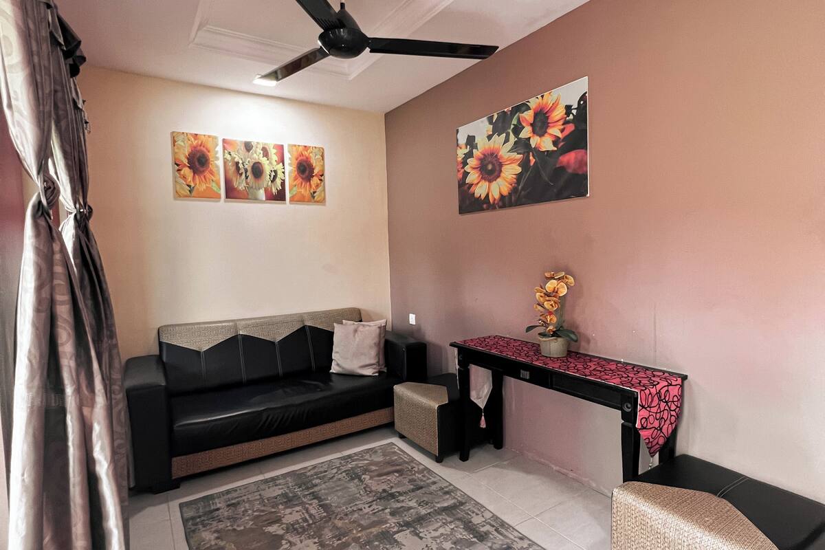 deluxe villa | living area | lcd tv