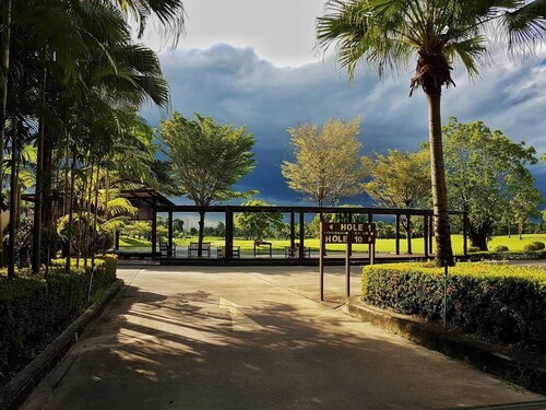 Suwan Golf and Country Club