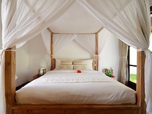 Family Villa, Multiple Bedrooms | 7 bedrooms, premium bedding, in-room safe, desk