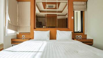 In-room safe, free WiFi