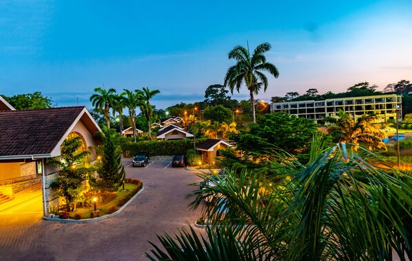 Exterior detail - Ridge Royal Hotel (Cape Coast)
