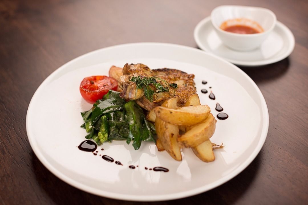 breakfast, lunch, dinner served; local and international cuisine