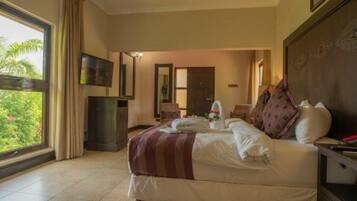 Executive Chalet | Premium bedding, pillowtop beds, minibar, in-room safe